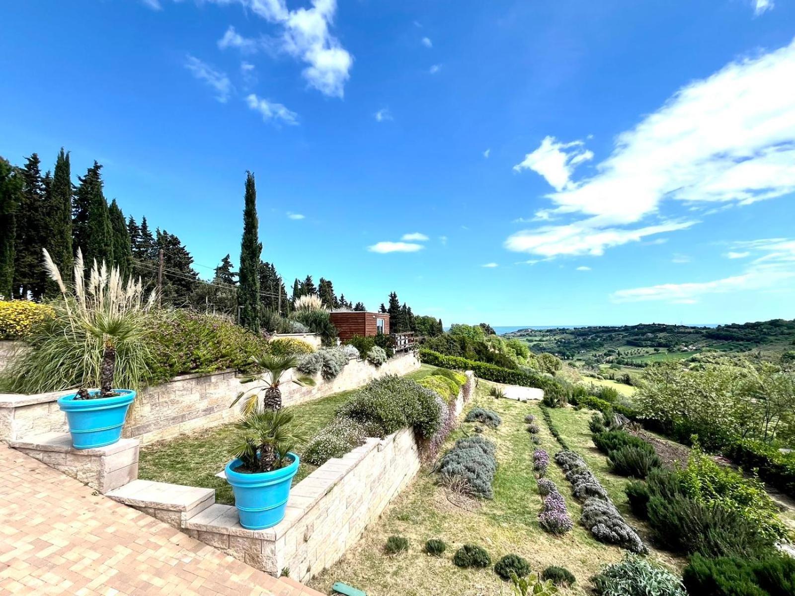 Villa Silvio Civitanova Alta Eksteriør bilde