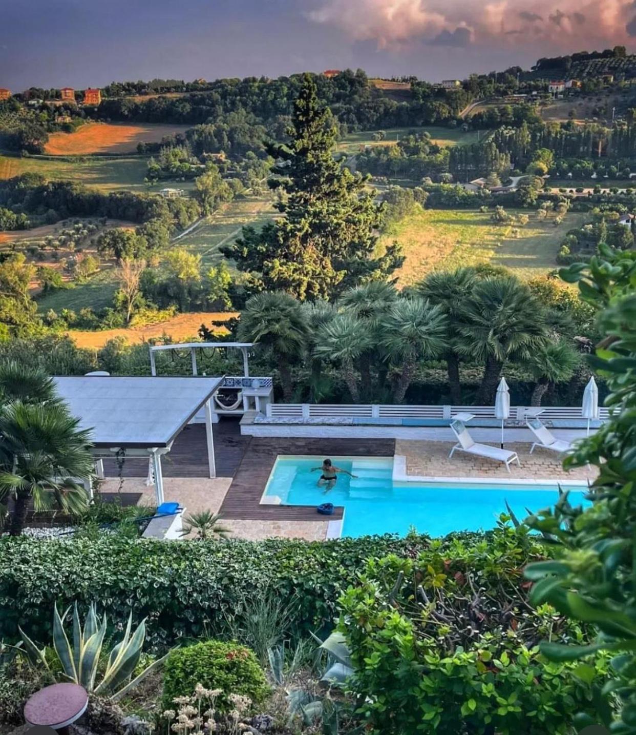 Villa Silvio Civitanova Alta Eksteriør bilde